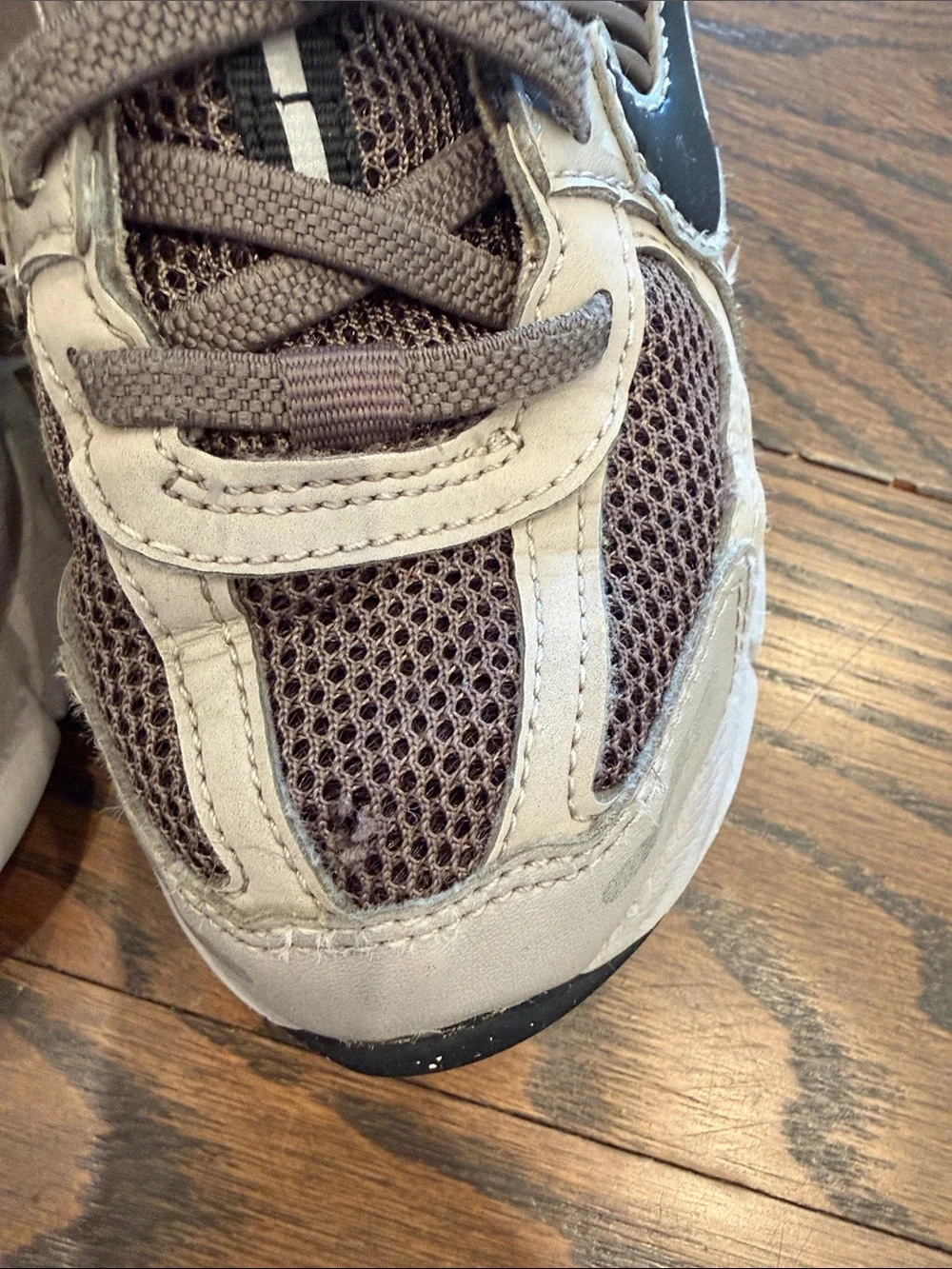 Nike Kids black  and Gray Vomero 5 Sneakers